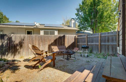Spacious Aurora Retreat w/ Game Room + Hot Tub! - Foto 39