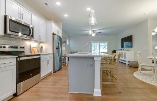 Townhome with Pool! 7 Mi to Ocean Isle Beach - Foto 9