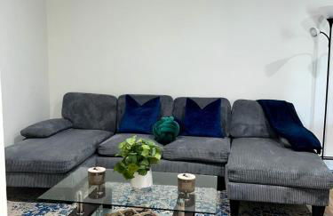 Spacious 4BR home w 2BA, a workspace & king bed! - Foto 30