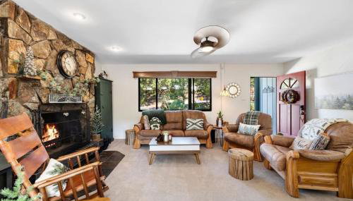 Pine Nest Retreat Saloon and Scenic Views - Foto 2