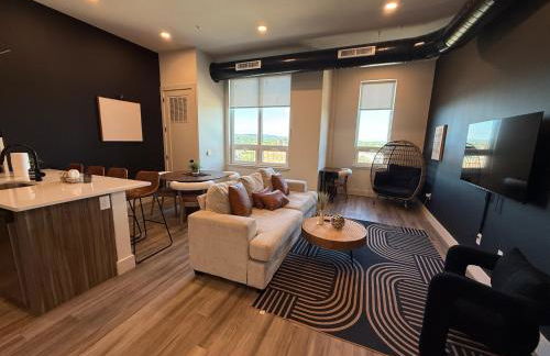 NYC View, Free Parking, 2bath - Foto 22