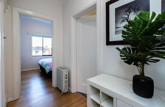 Lighthouse Cozy 2BDR with CITY VIEWS - Foto 15