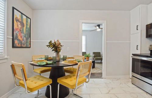 Charming Yellow Door House Steps from OU - Photo 32