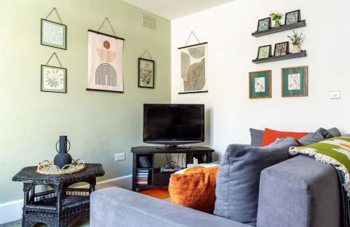 #08 Stylish Solihull Stay Sleeps 4 BHX NEC 10 mins - Free Parking - perfect for contractors and families - Foto 3