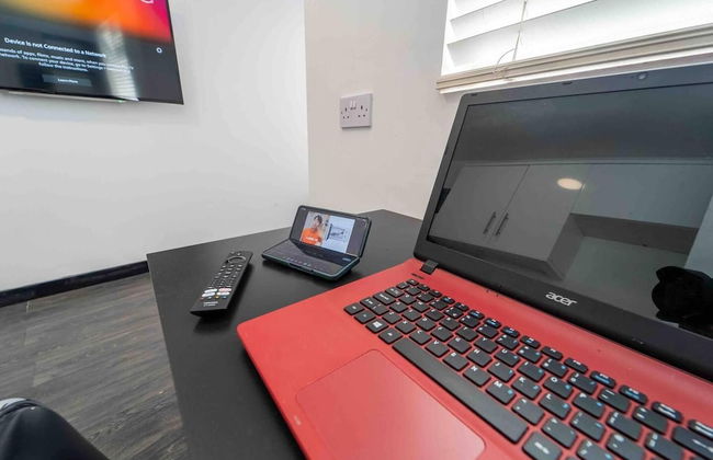 Large Studio Available on First Floor! - Foto 10