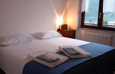 Lake and Guzzi view - Holiday Home - Foto 25