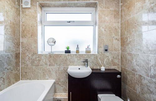 Cozy 3 Bedroom House in Aveley, Thurrock - Foto 23