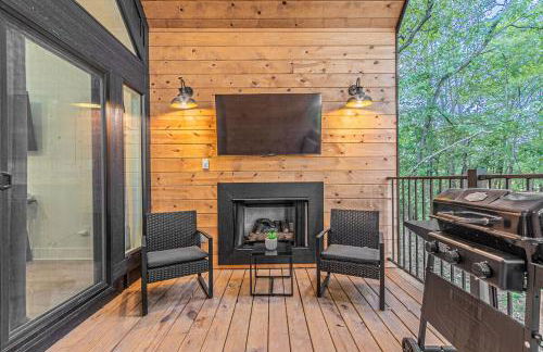 The Ash - Private Cabin with Hot Tub Oasis for Two in the Pines - Foto 4