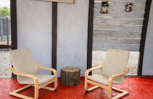 Family Country Retreat w Pool, Games & Fire Pit - Photo 32