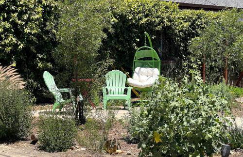 Urban Luxe Retreat l King Bed l Kitchenette - Photo 21