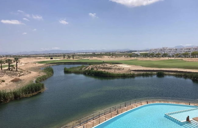 Stylish 2-bed Apartment Overlooking the Fairways - Foto 16