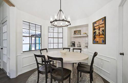 Allen Abode - 4 Bedrm Pool Fire Pit Charm - Photo 10