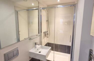 Canal Side Flat by City SuperHost - Foto 19