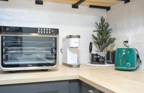 Bright & Modern Basement Apartment DT N'hood - Foto 7