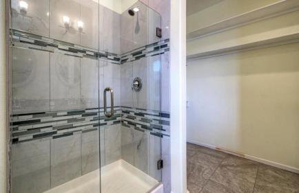 Panoramic Water Views, Shared Pool, Boat Dock Bayside Lodge by Avantstay - Foto 44