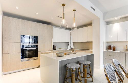 Ocean Views and Pool Access Riviera Beach Condo! - Foto 7