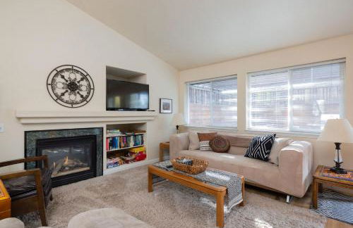 Rock Bluff Retreat - Home for 6 - Foto 1