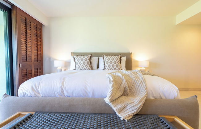 El Encanto exclusive condo private pool - Photo 13