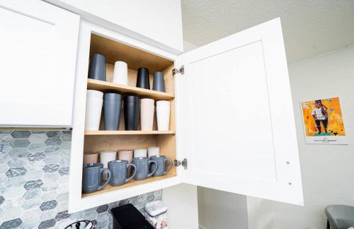 Close to the Action, Peaceful When You Return - Foto 25