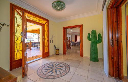 Villa with private pool and tennis court 150 metres from the sea-Villa el Olivo - Photo 16