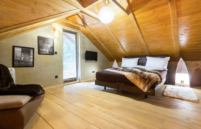 Amazing Chalet with Private Garden, Hot Tub, Sauna, Great Location by the River - Foto 4