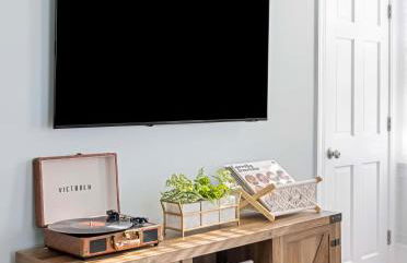 Charming Secluded Courtyard - 1 BLOCK TO KING - Foto 9