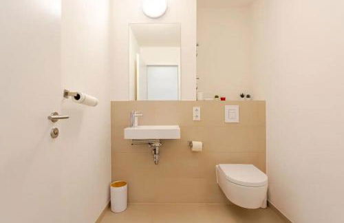 HJ 18 by ROCKCHAIR Apartments l SUPERHOST Status l Super Flat, 2 Bedrooms 2 Bathrooms Balcony Elevator welcomes you! - Foto 7