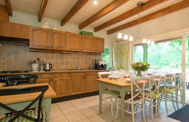 Secluded Farmhouse in Balkbrug with Hot Tub - Foto 7