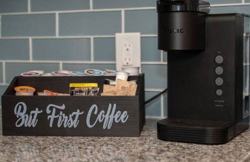 Prime OTR off Vine St, Lux Full Bed, Fast WiFi, Fully Equipped, 50in TV, Sleeps 4ppl - Foto 25