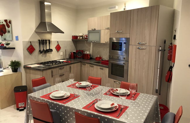 "1. Sea View Luxury 2 Bed Penthouse Close to Beach!" - Photo 7