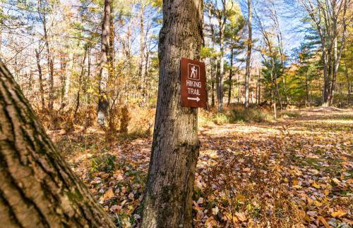 Impressive Dual Woods and Lake Homes That Sleep 32 - Foto 48