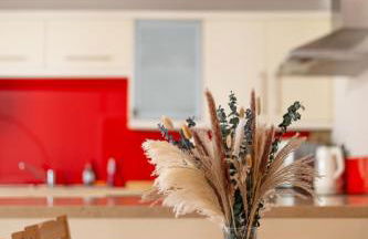 Charming Beachside Town House - Photo 17