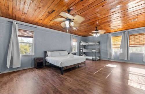 Spacious Foley Retreat Sleeps 12 Game Room Theater - Photo 15