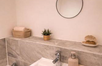 Contemporary 3-Bedroom Home Quiet Rotherham Location with Parking - Foto 10