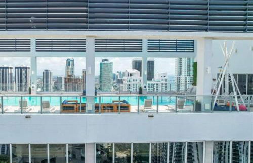 Art-filled Loft 180 Views, Rooftop Pool, Parking - Foto 6