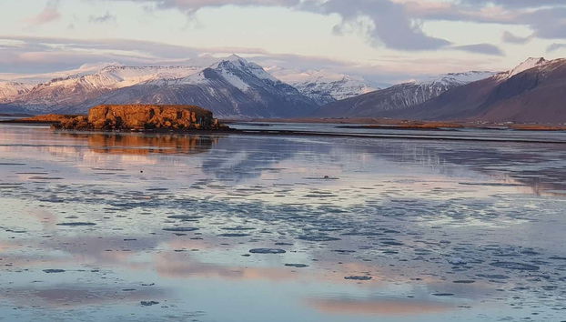 Vista panoramica di una laguna glaciale islandese