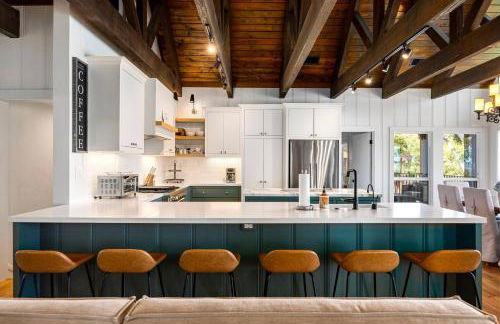 Lakefront LUXE | Pool, Spa, Jet Ski at Happy Place - Foto 8