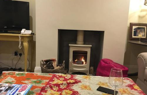 St Anthony’s, bright perkily decorated 3 bedroom house - Photo 11