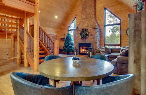 Hike, Fish and Relax Fireside! Forest Lakes Cabin - Foto 8