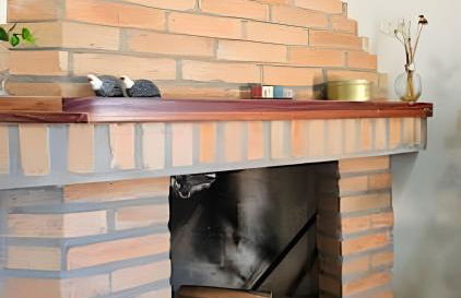 Charme de um típico chalé de campo com lareira. - Foto 9