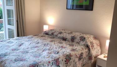 Apartamento com varanda, vista para o mar e ar condicionado - Foto 2