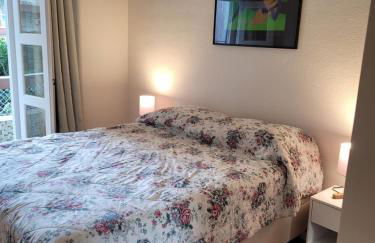 Apartamento com varanda, vista para o mar e ar condicionado - Foto 2