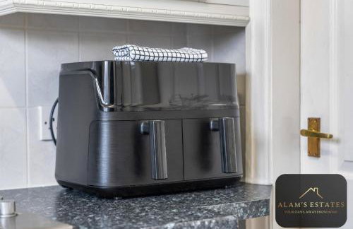 Spacious 4 Bedroom Leeds House - Ideal for Family and Contractors - Free WIFI and Free Parking - Foto 12