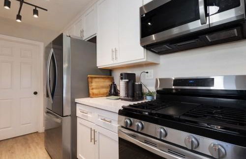 Elegant 3 Bedroom 2 Bathroom With EV Charging Near Santa Anita - Foto 2