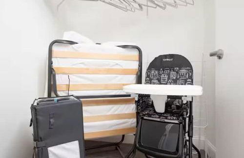 Central Square 3BR Condo with Downtown View Gym and Parking - Foto 6