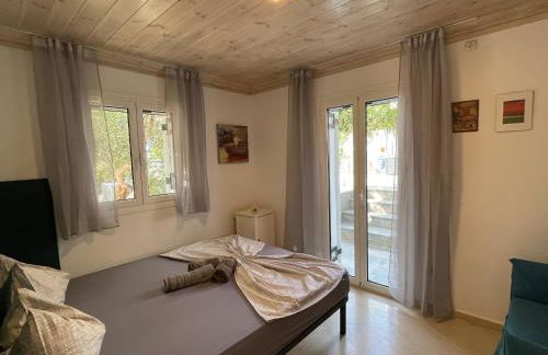 Top Holiday Home Private Pool by the sea With Private Garden for Private use - Photo 40