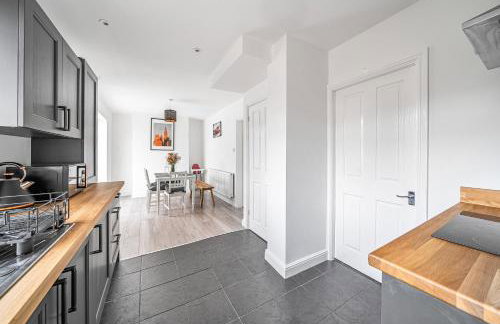 3-Bed, Sleeps 6, Near M1/M62 - Foto 19