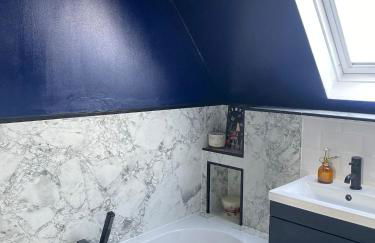 Sun Set House With Hot Tub - Photo 39