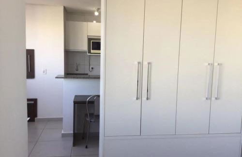 Apto6 com WI-FI e garagem e 100 a av Brasil - Foto 18