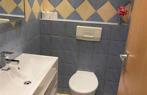 Workers Apartment Bergisch Gladbach Bensberg - Foto 13